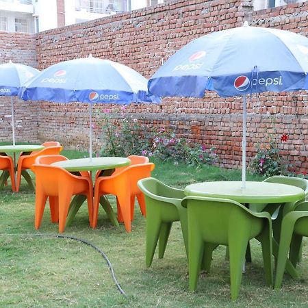 Hotel Dream Comfort Agra  Kültér fotó